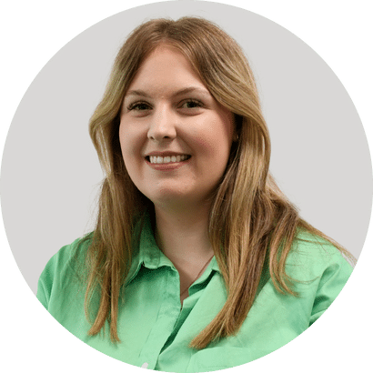Ali Davey Headshot